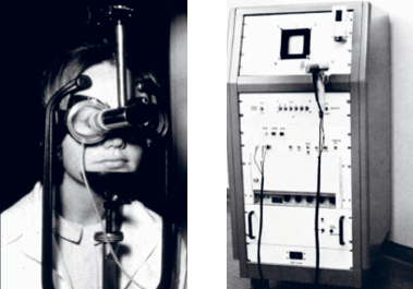 afbeelding (zwart/wit) eerste immersieapparaat, originele echografiescanner